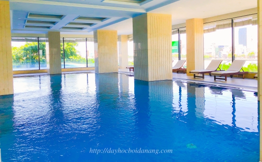 Khóa học bơi tại bể bơi nước nóng khách sạn Melia Vinpearl Da Nang