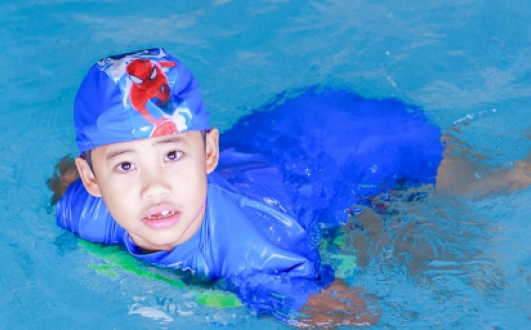 Lớp học bơi cho trẻ em 5 tuổi