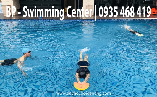 Khóa học bơi dành cho Người Lớn và Trẻ Em năm 2022
