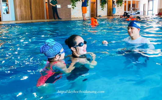 Khóa học bơi dành cho người lớn và trẻ em tại Đà Nẵng năm 2021