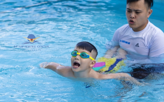Khóa học bơi dành cho trẻ em năm 2020